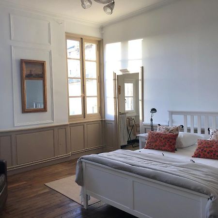 Beautifully Renovated Rooms On Place New York Angoulême Екстериор снимка