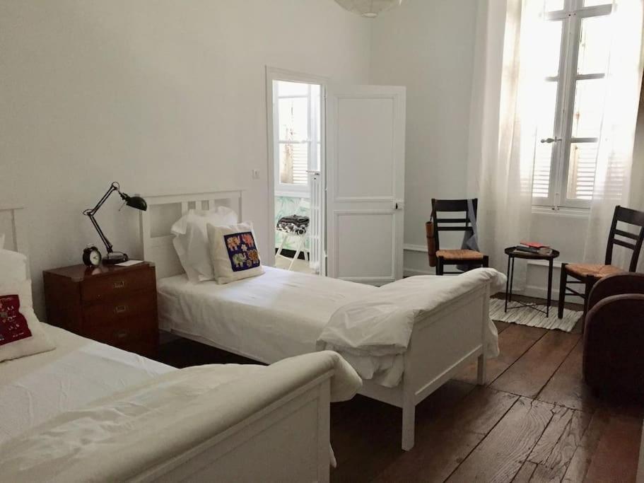 Beautifully Renovated Rooms On Place New York Angoulême Екстериор снимка
