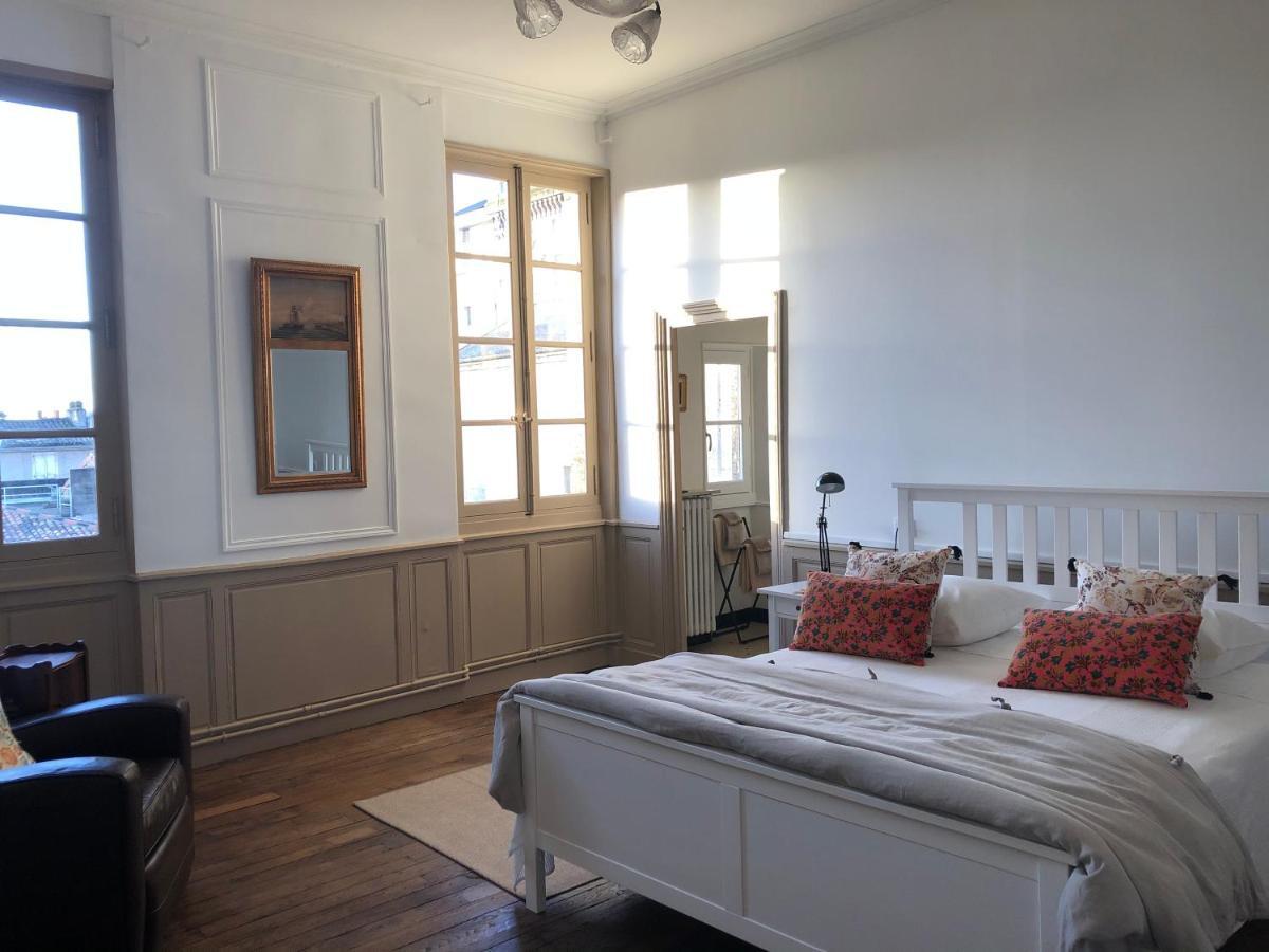 Beautifully Renovated Rooms On Place New York Angoulême Екстериор снимка